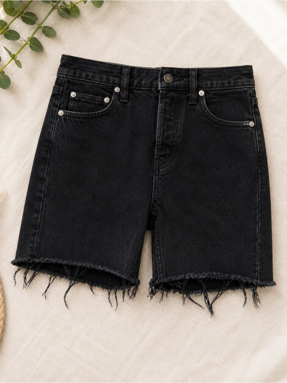 We The Free‎ Black High-Rise Button Fly Raw Hem Denim Jean Shorts